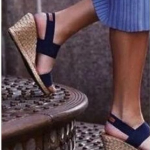 Tommy Bahama Shoes - TOMMY BAHAMA‎ Black Strappy SAKURA Wedge Sandals Womens Size 10